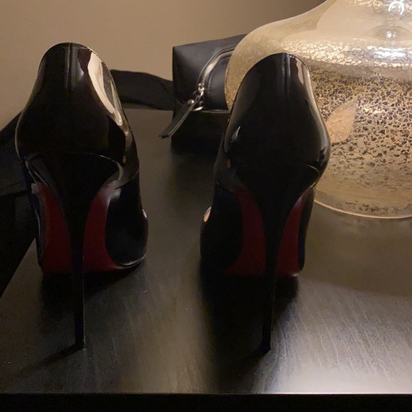 Christian Louboutin So Kate Black Patent Pumps 41 EUR - Picture 8 of 13